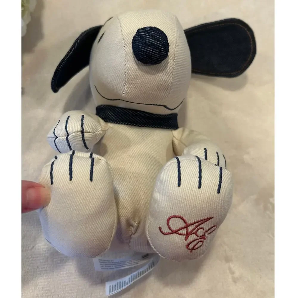 NWT Limited Edition American Eagle x Peanuts Snoopy Plush & Drawstring Bag